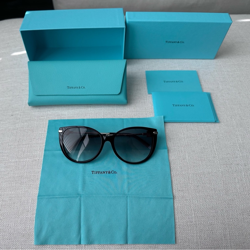 Tiffany & Co sunglasses TF4178 Black frame (case, box, cloth, certificate)